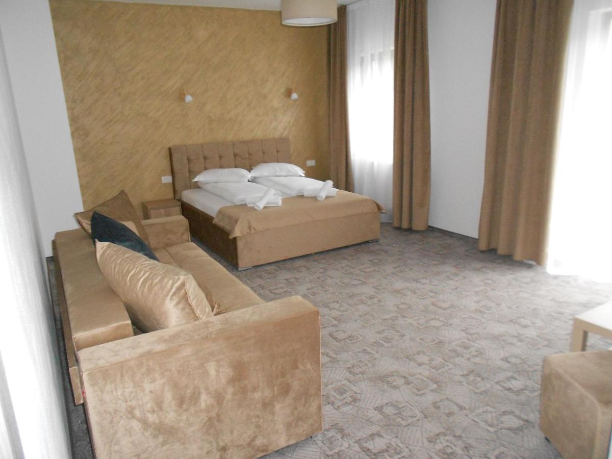Andrana Hotel Качулата Екстериор снимка